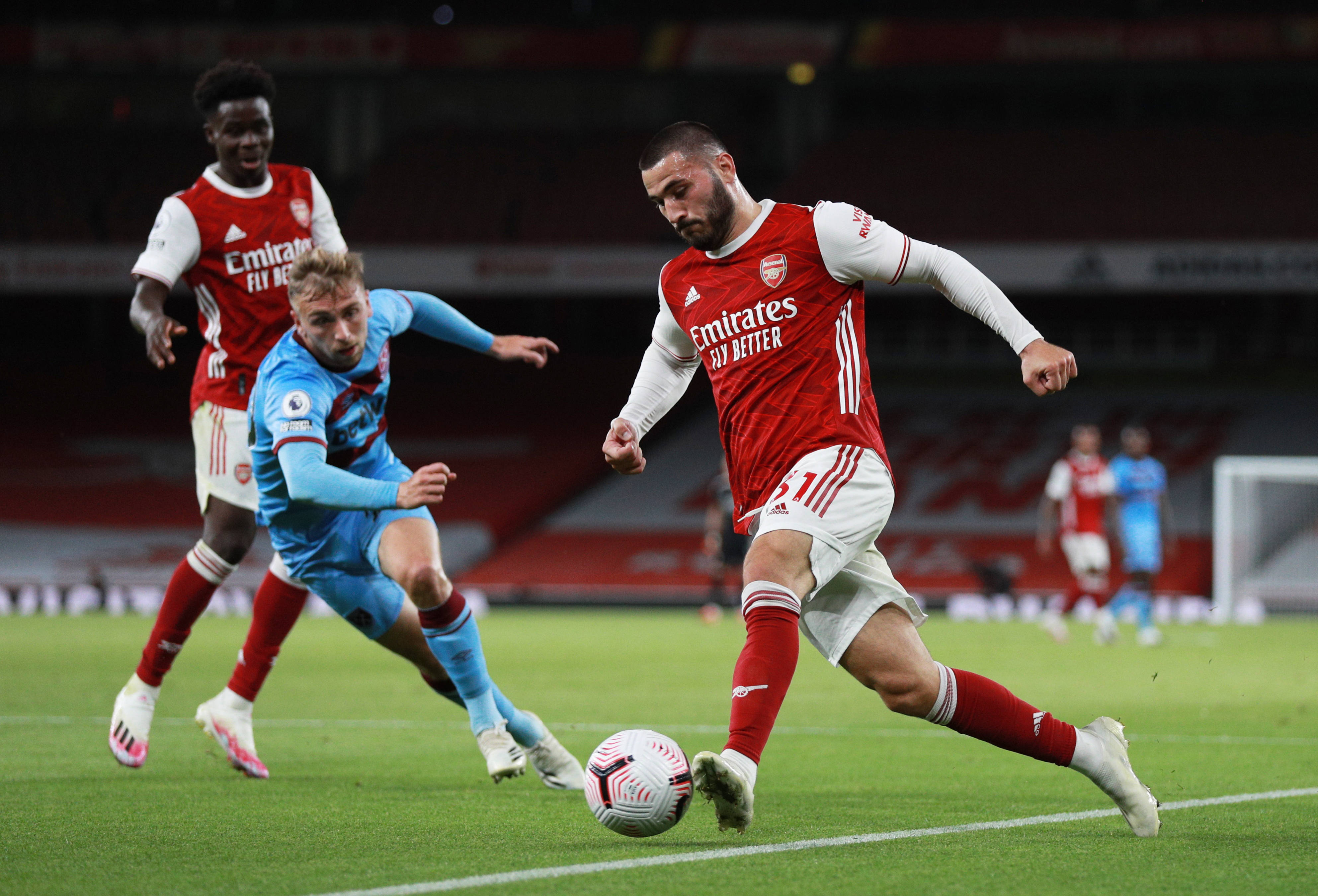 爱游戏体育-利物浦队主场胜出，保持不败战绩