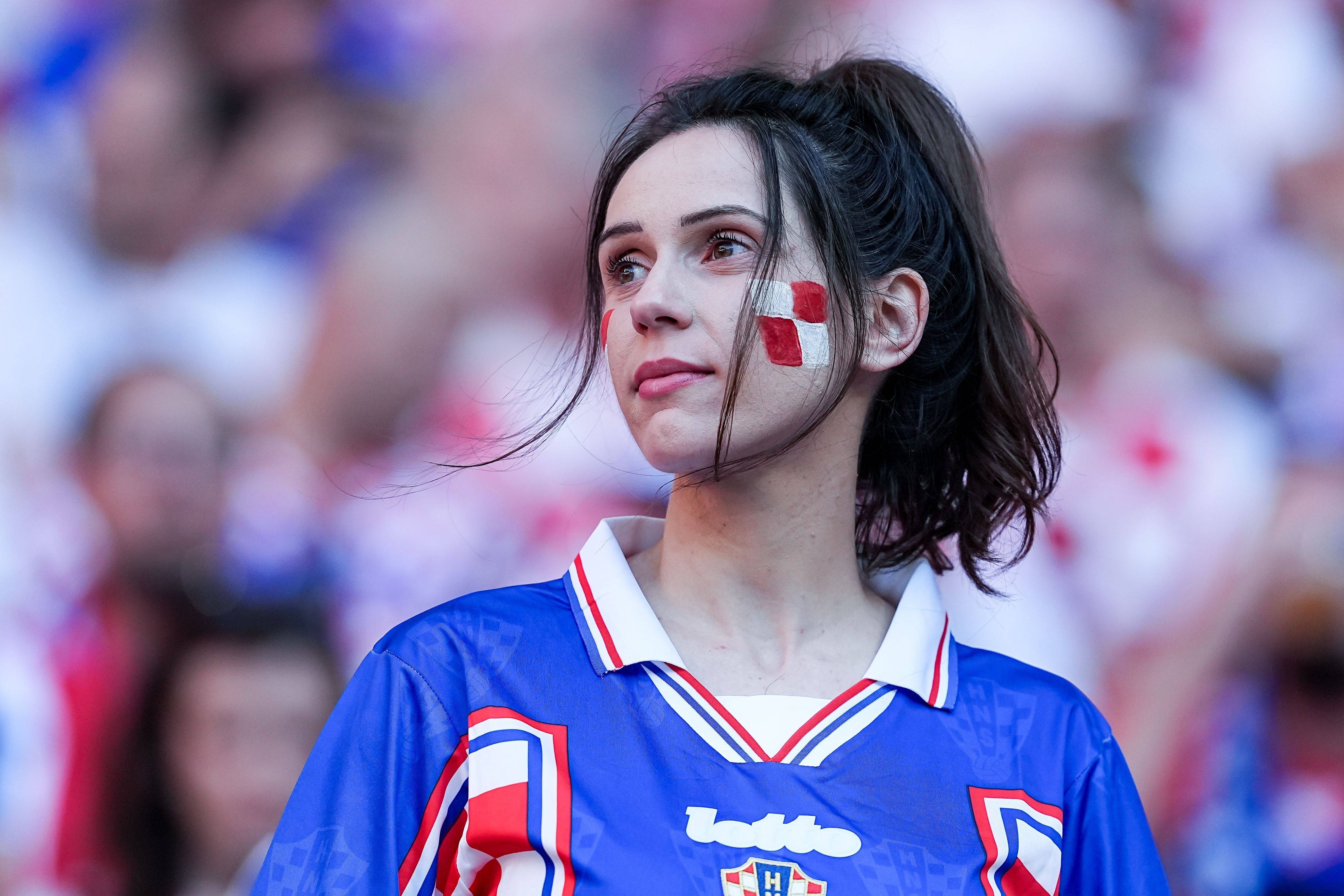 比利时挑战克罗地亚，球迷心情高涨