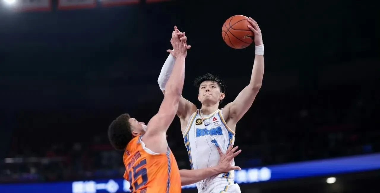 爱游戏官网-关于上海男篮赛季前景迷人，球队备战全力以赴！的信息