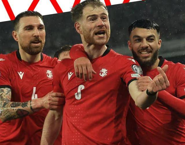 包含足球场上欧国联赛的强队和弱队展现出截然不同的状态的词条