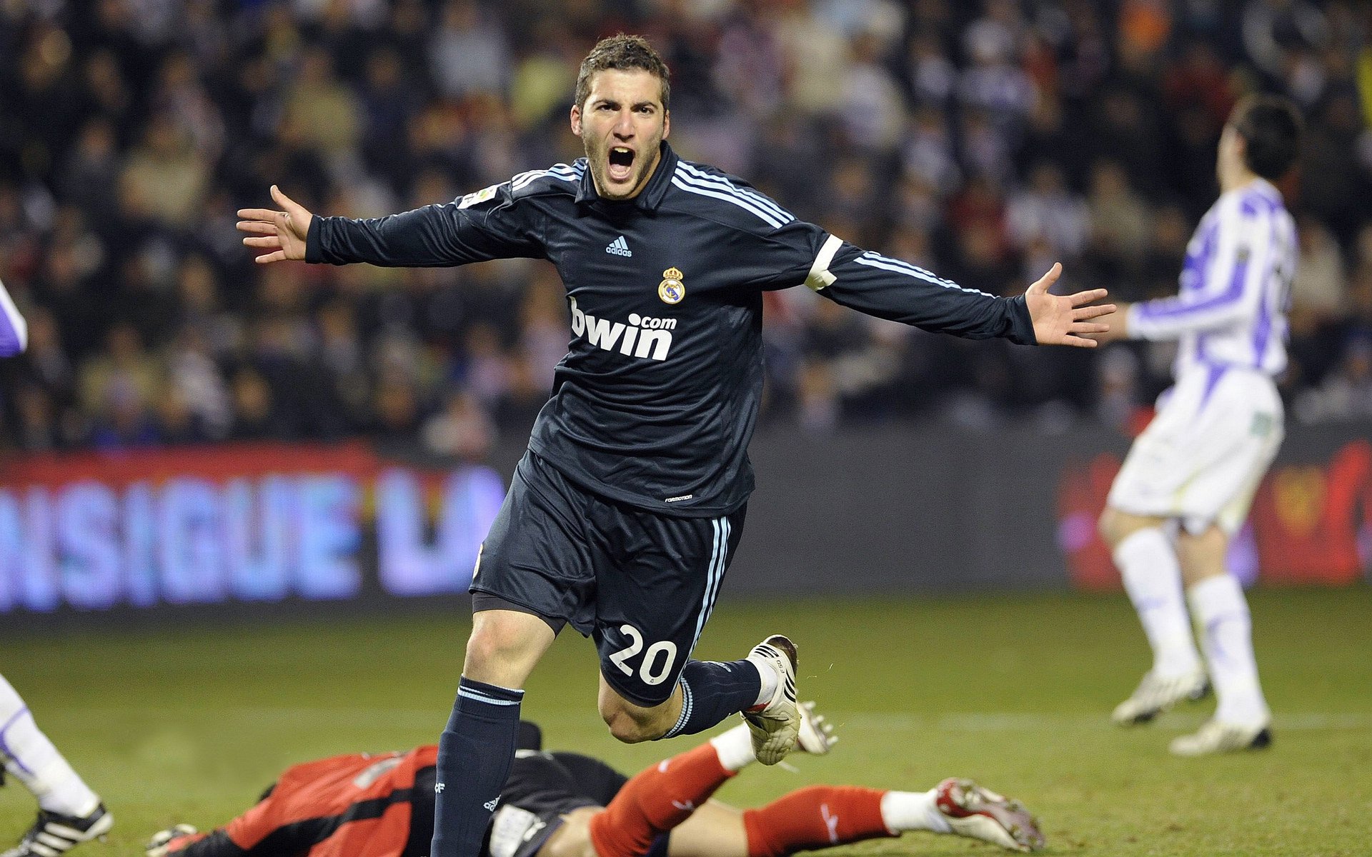 当巴伐利亚战车遇上波斯铁骑,苏亚雷斯的跨时空救赎