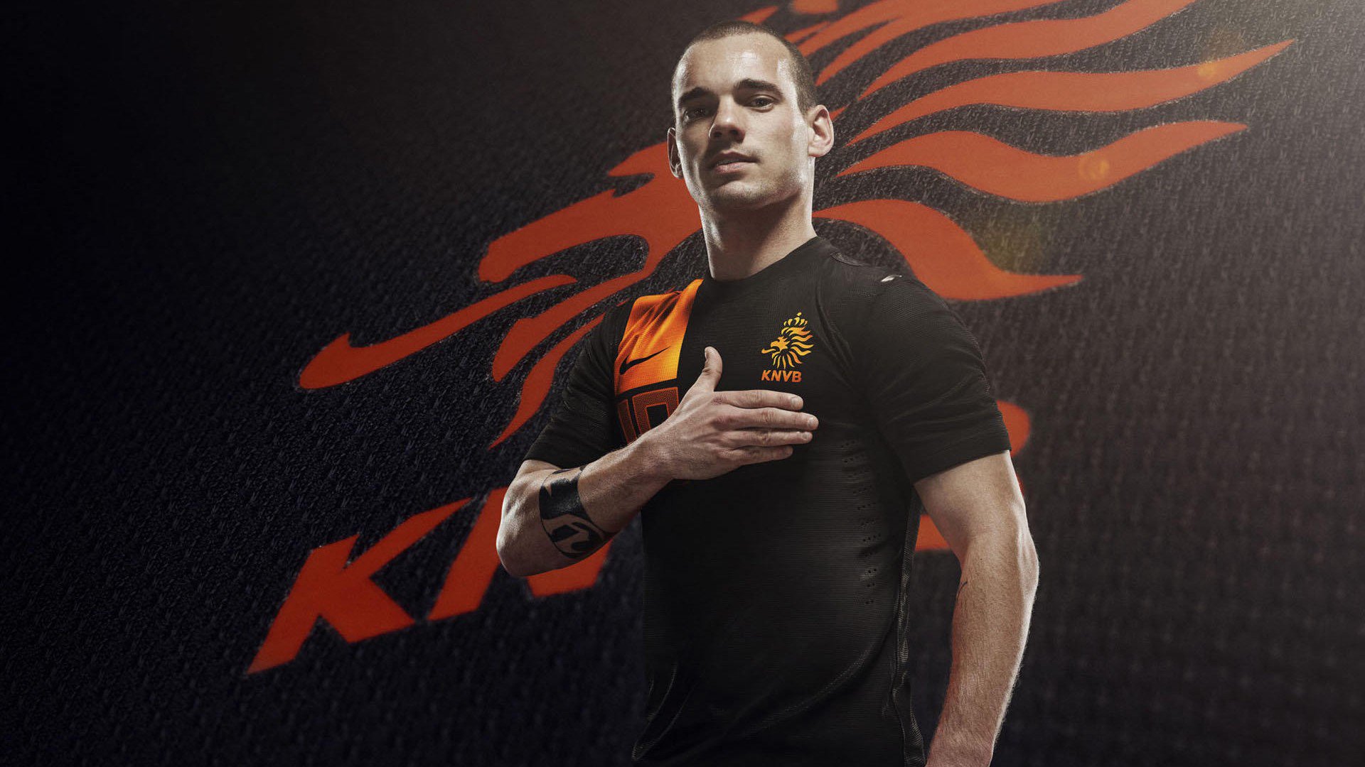 战术的边疆与个人的王国,从伊拉克的绿茵铁幕到哈兰德的德甲加冕