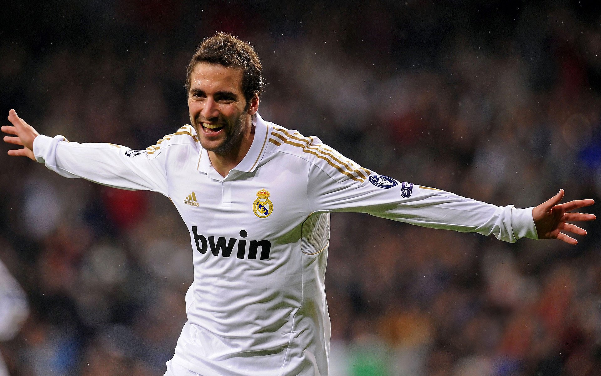 意甲焦点战？不，是黄蜂掀翻湖人的篮球风暴！